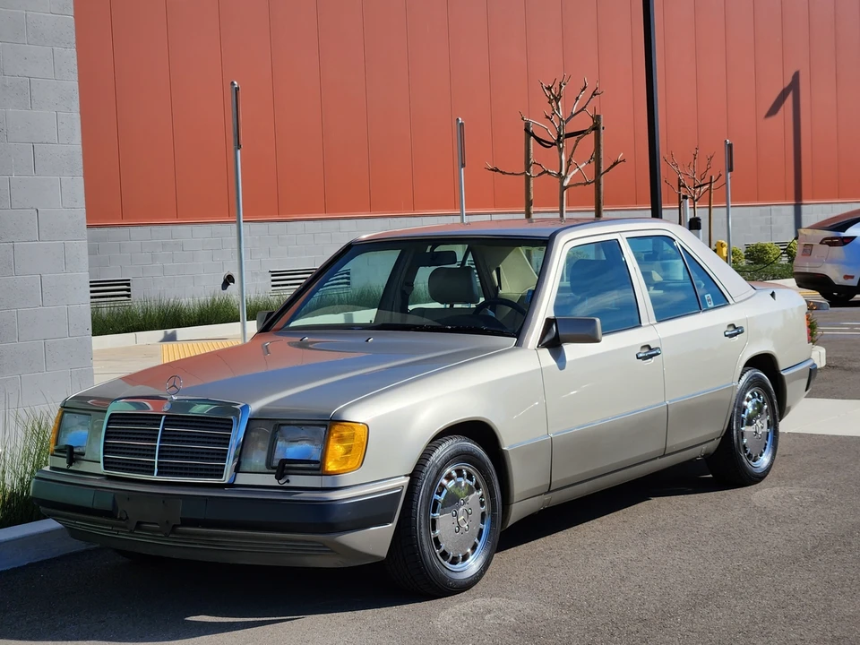 1992 Mercedes-Benz W124 E-Class - Image 6 of 31