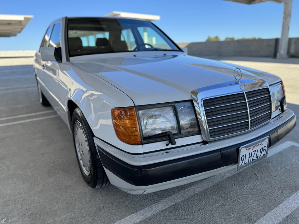 1992 Mercedes-Benz W124 E-Class - Image 12 of 31
