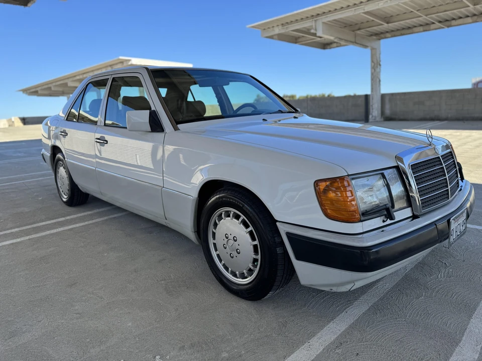 1992 Mercedes-Benz W124 E-Class - Image 16 of 31