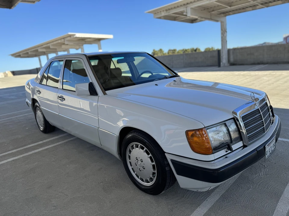 1992 Mercedes-Benz W124 E-Class - Image 17 of 31