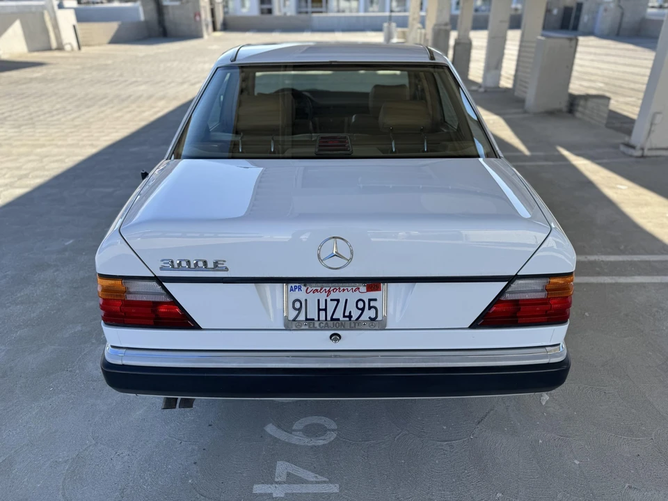 1992 Mercedes-Benz W124 E-Class - Image 25 of 31
