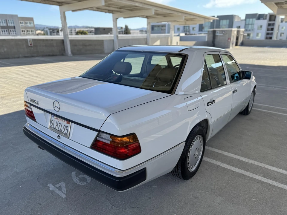 1992 Mercedes-Benz W124 E-Class - Image 21 of 31