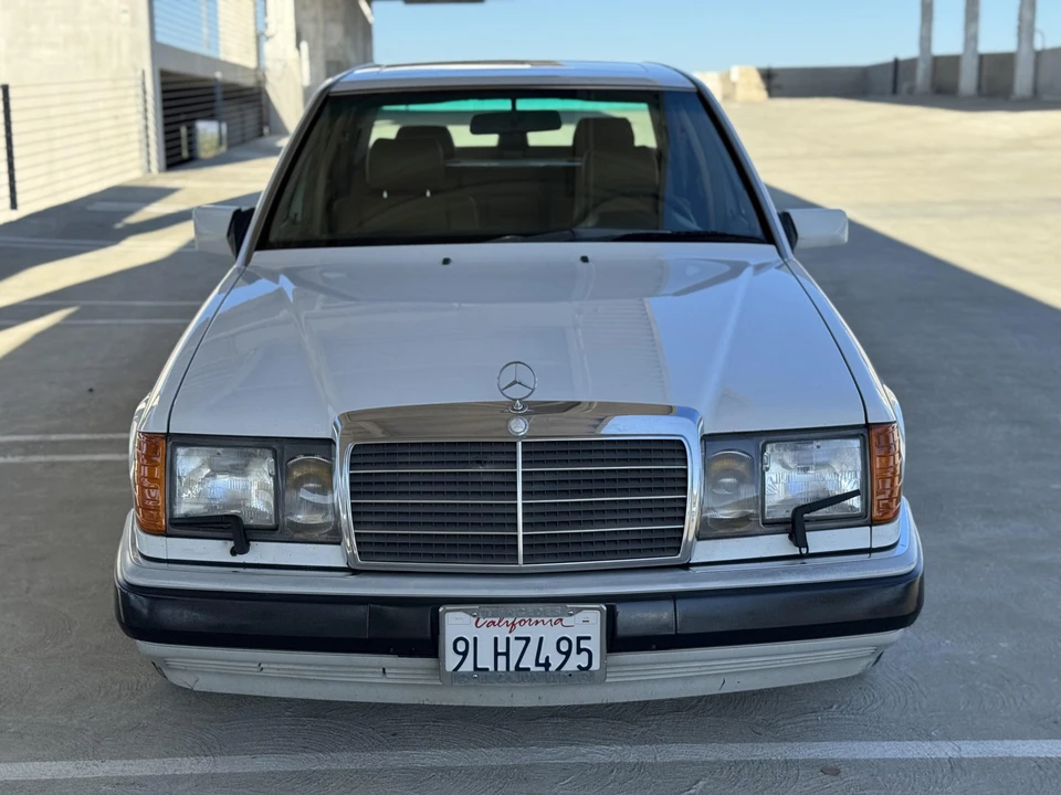 1992 Mercedes-Benz W124 E-Class - Image 11 of 31