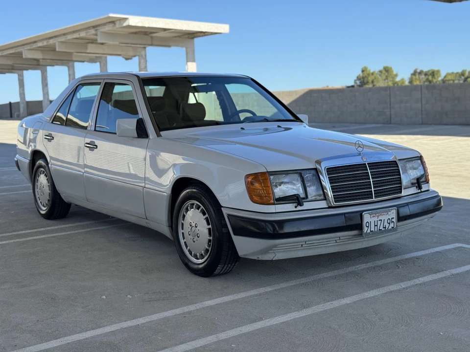 1992 Mercedes-Benz W124 E-Class - Image 18 of 31