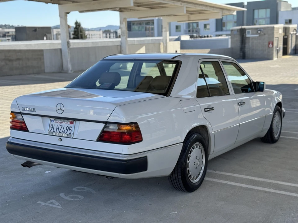 1992 Mercedes-Benz W124 E-Class - Image 20 of 31