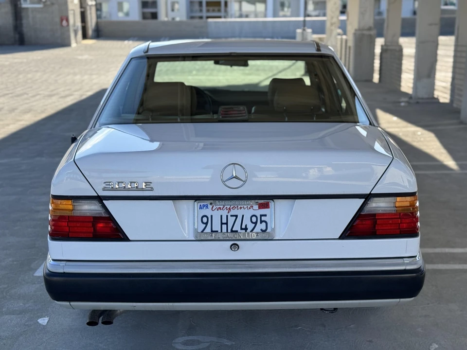 1992 Mercedes-Benz W124 E-Class - Image 26 of 31