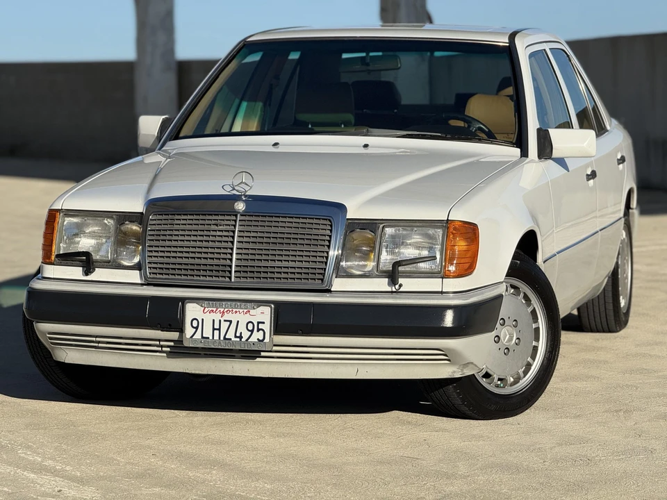 1992 Mercedes-Benz W124 E-Class - Image 9 of 31