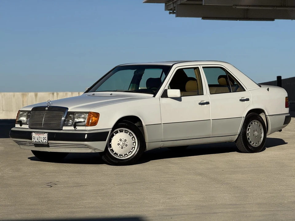 1992 Mercedes-Benz W124 E-Class - Image 2 of 31