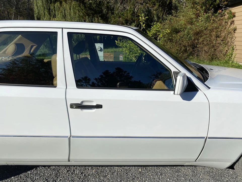 1992 Mercedes-Benz W124 E-Class - Image 13 of 31