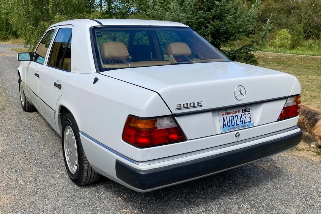 1992 Mercedes-Benz W124 E-Class - Image 9 of 31