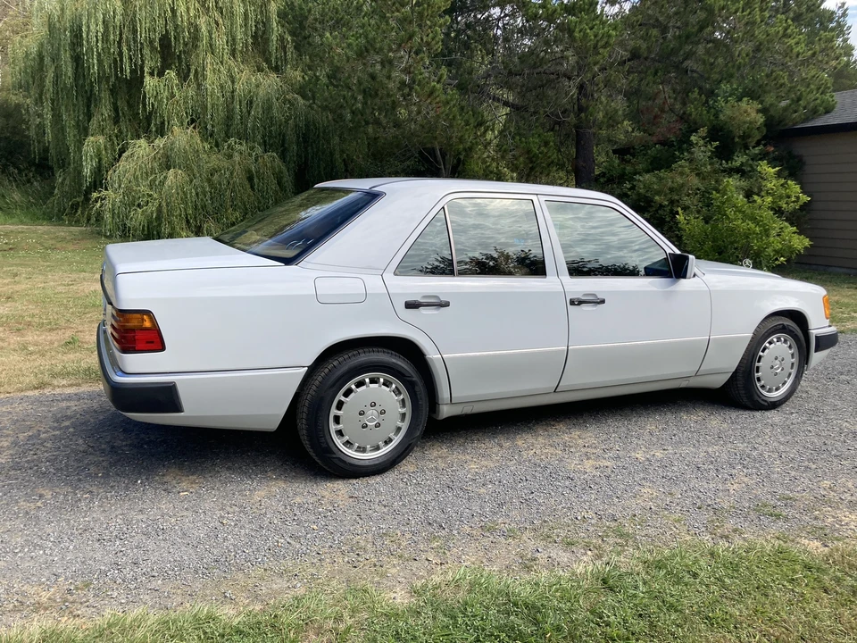 1992 Mercedes-Benz W124 E-Class - Image 5 of 31