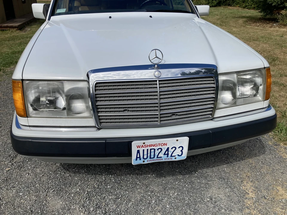 1992 Mercedes-Benz W124 E-Class - Image 11 of 31