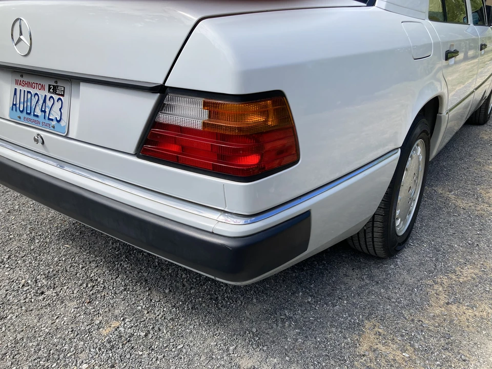 1992 Mercedes-Benz W124 E-Class - Image 15 of 31