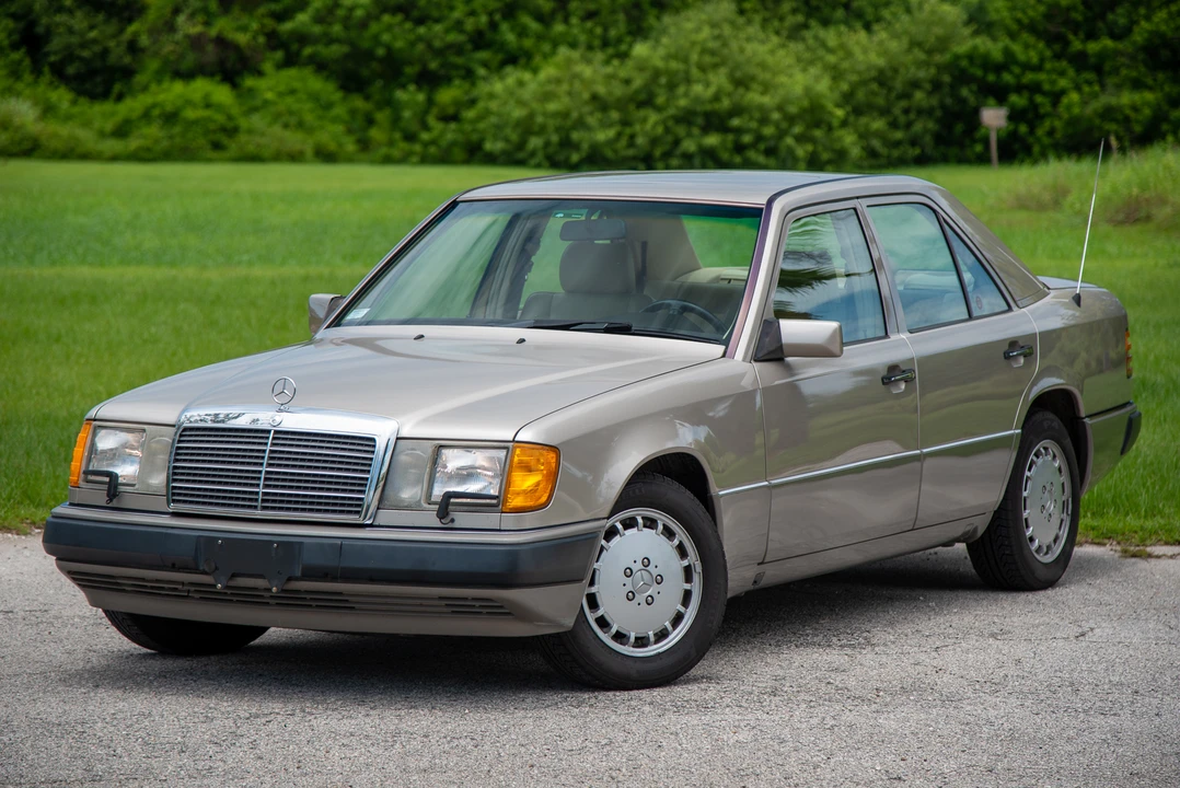 1992 Mercedes-Benz W124 E-Class - Image 2 of 31