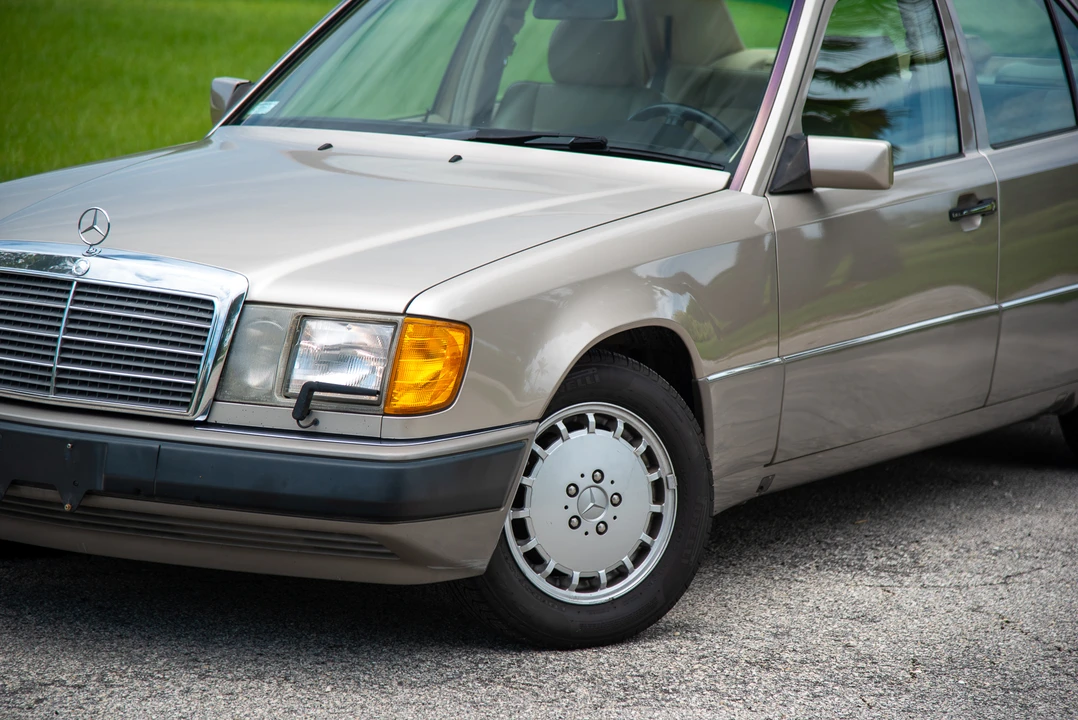 1992 Mercedes-Benz W124 E-Class - Image 19 of 31