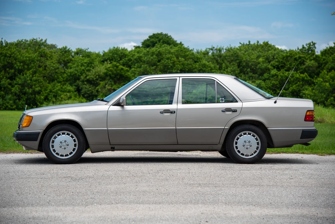 1992 Mercedes-Benz W124 E-Class - Image 4 of 31