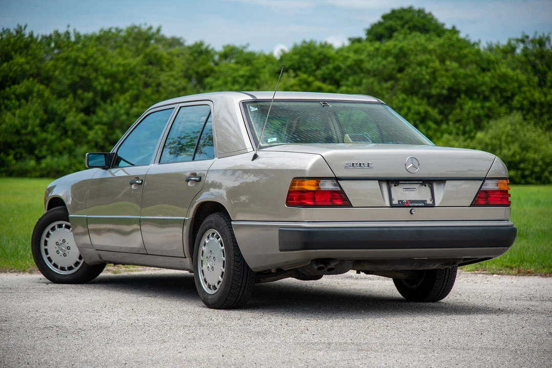 1992 Mercedes-Benz W124 E-Class - Image 6 of 31