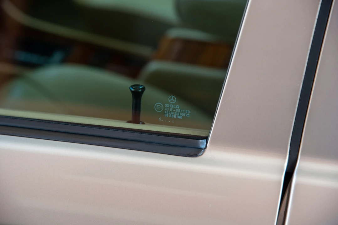 1992 Mercedes-Benz W124 E-Class - Image 28 of 31