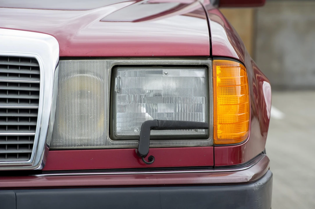 1992 Mercedes-Benz W124 E-Class - Image 20 of 31