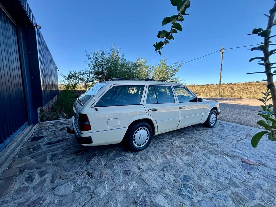 1992 Mercedes-Benz W120 & W121 - Image 9 of 31