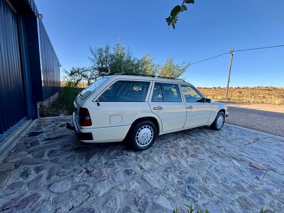 1992 Mercedes-Benz W120 & W121 - Image 10 of 31