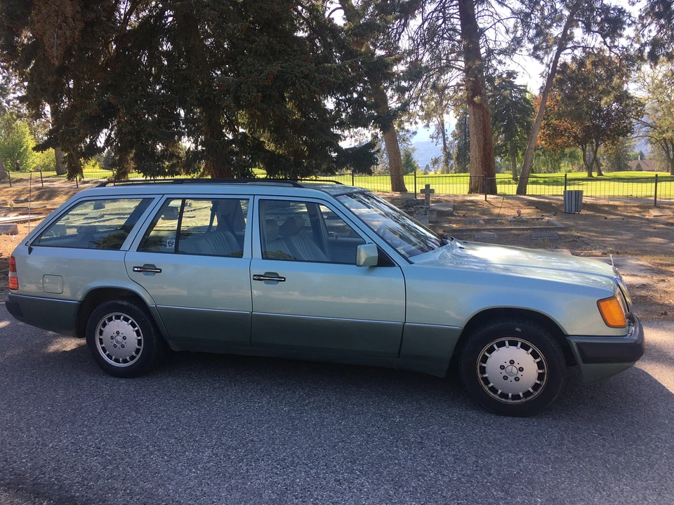 1992 Mercedes-Benz W124 E-Class - Image 9 of 31