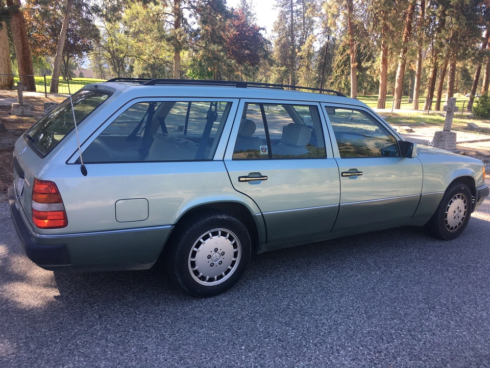 1992 Mercedes-Benz W124 E-Class - Image 11 of 31