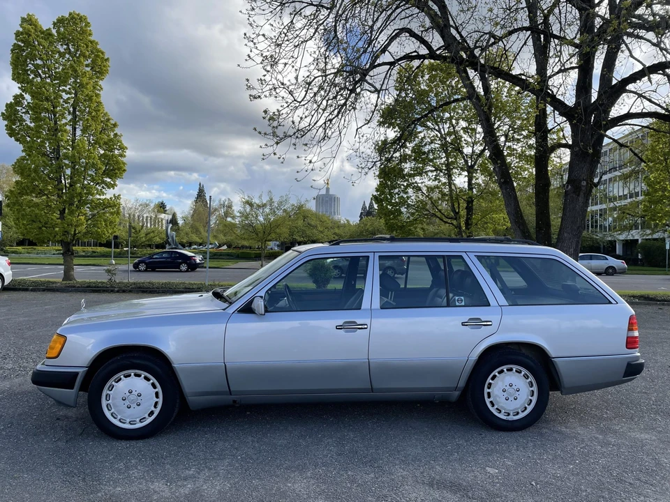 1992 Mercedes-Benz W124 E-Class - Image 8 of 31