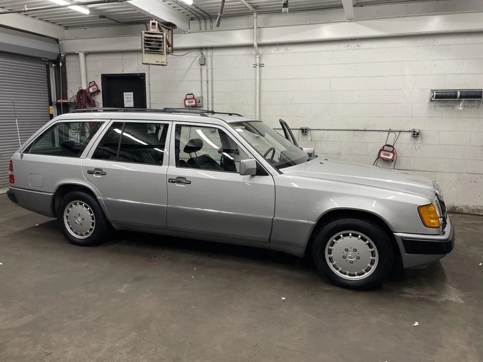 1992 Mercedes-Benz W124 E-Class - Image 17 of 31