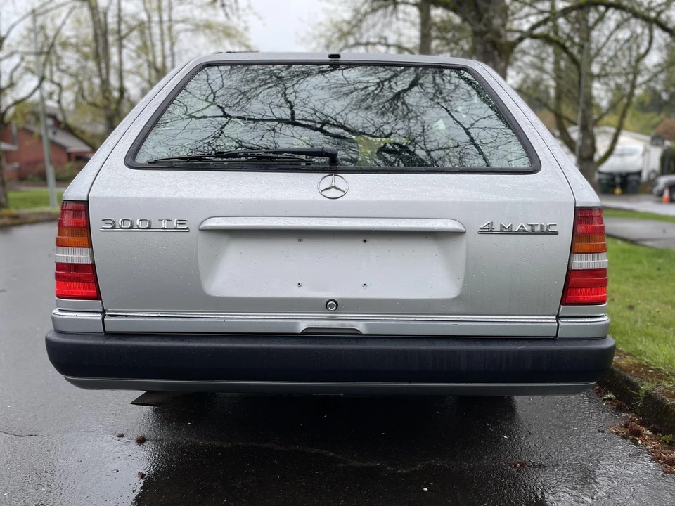 1992 Mercedes-Benz W124 E-Class - Image 11 of 31