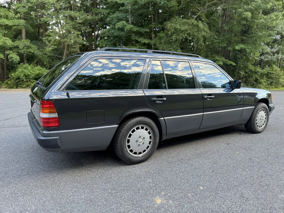 1992 Mercedes-Benz W124 E-Class - Image 10 of 31