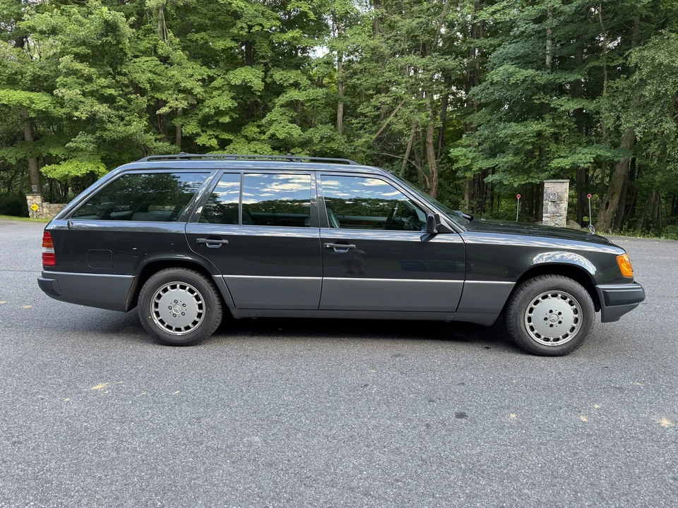 1992 Mercedes-Benz W124 E-Class - Image 9 of 31