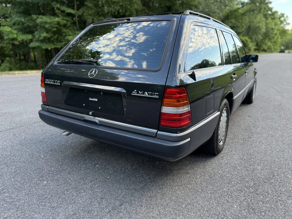 1992 Mercedes-Benz W124 E-Class - Image 13 of 31