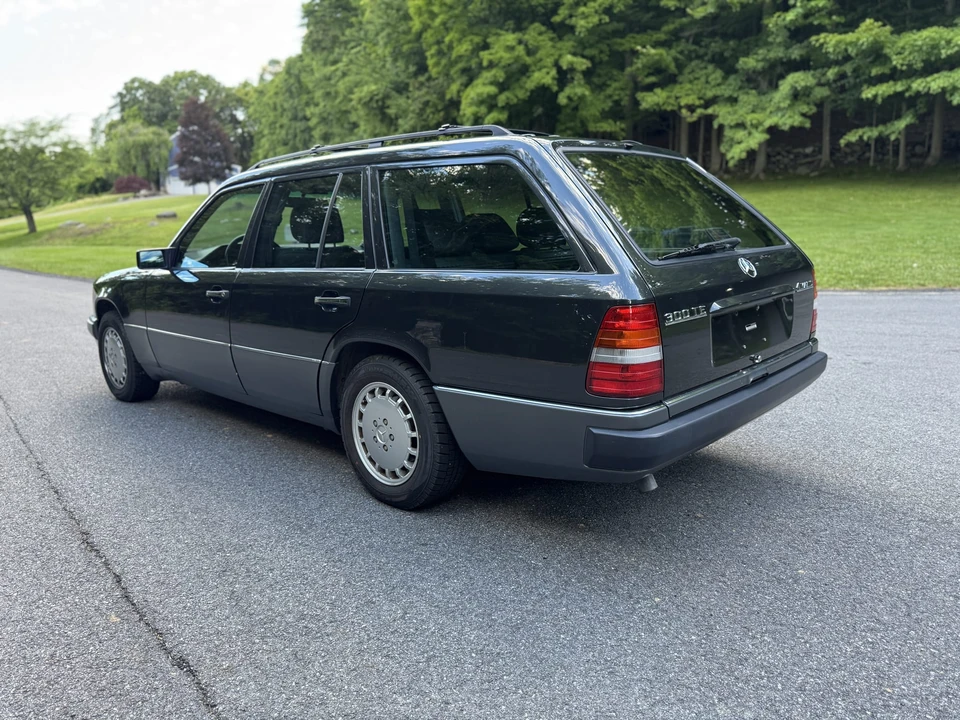 1992 Mercedes-Benz W124 E-Class - Image 17 of 31