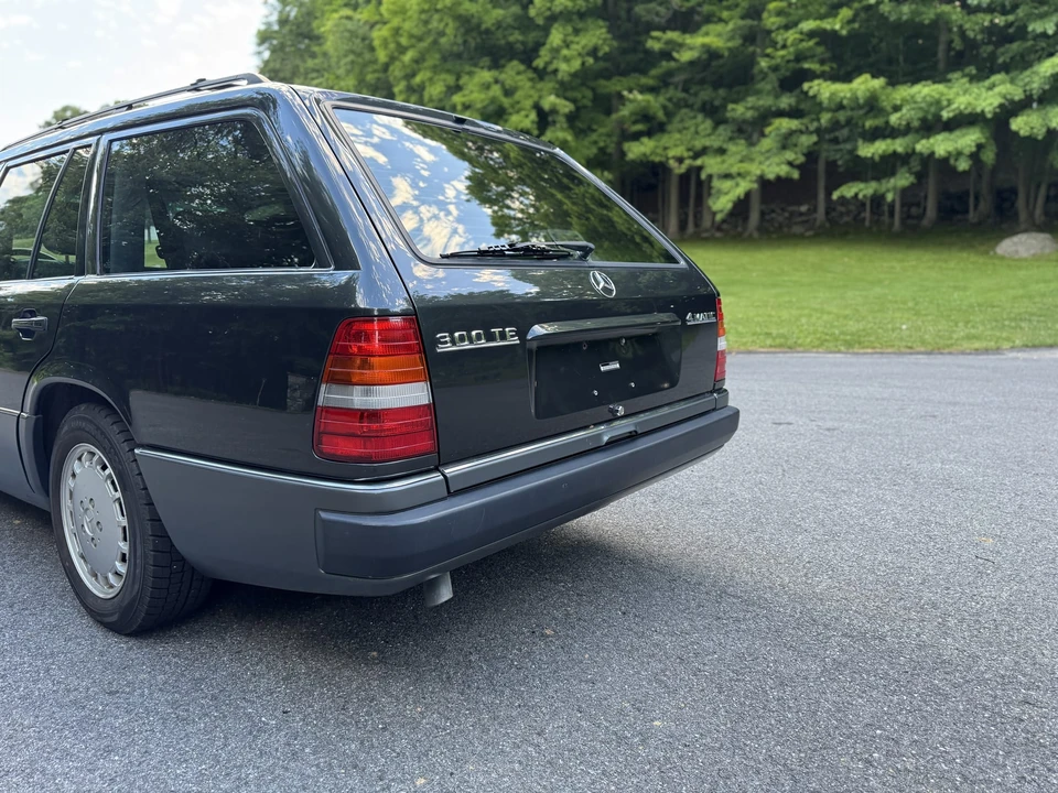 1992 Mercedes-Benz W124 E-Class - Image 25 of 31