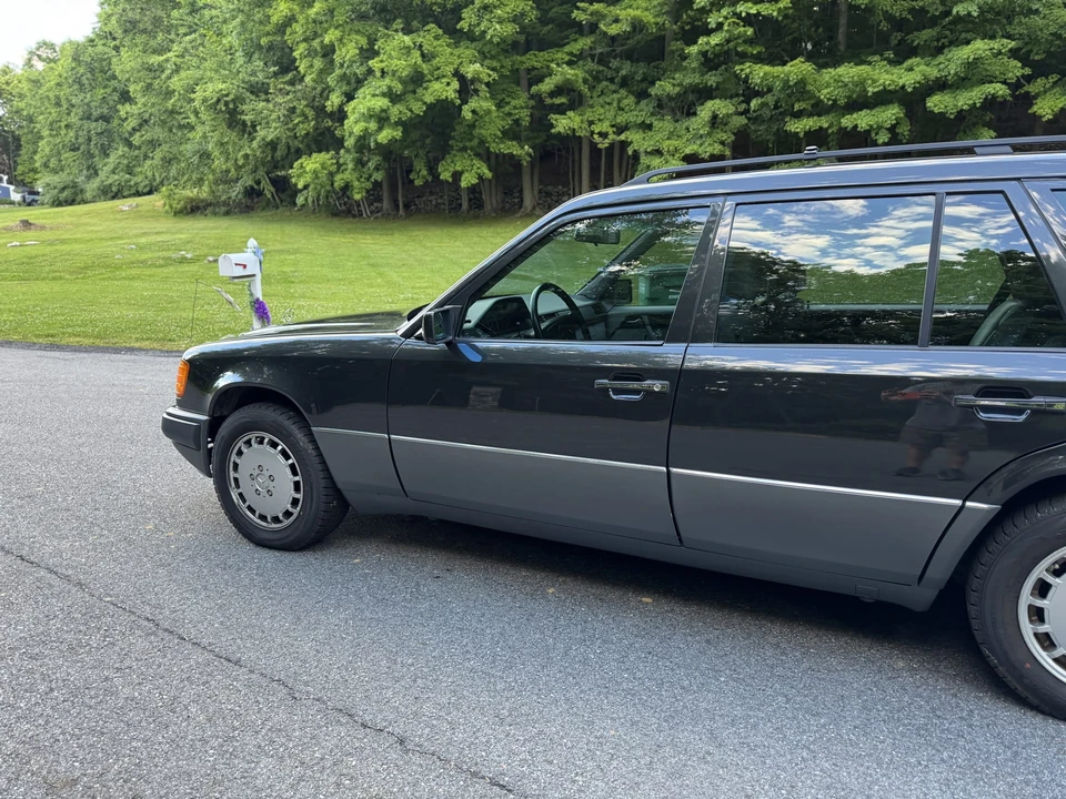 1992 Mercedes-Benz W124 E-Class - Image 26 of 31
