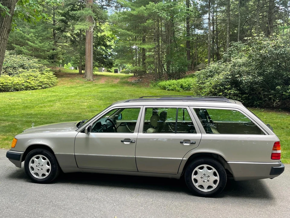 1992 Mercedes-Benz W124 E-Class - Image 11 of 31