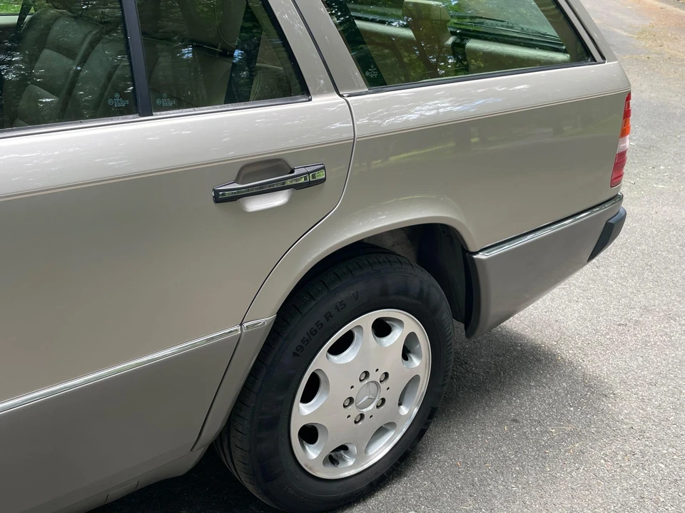 1992 Mercedes-Benz W124 E-Class - Image 21 of 31