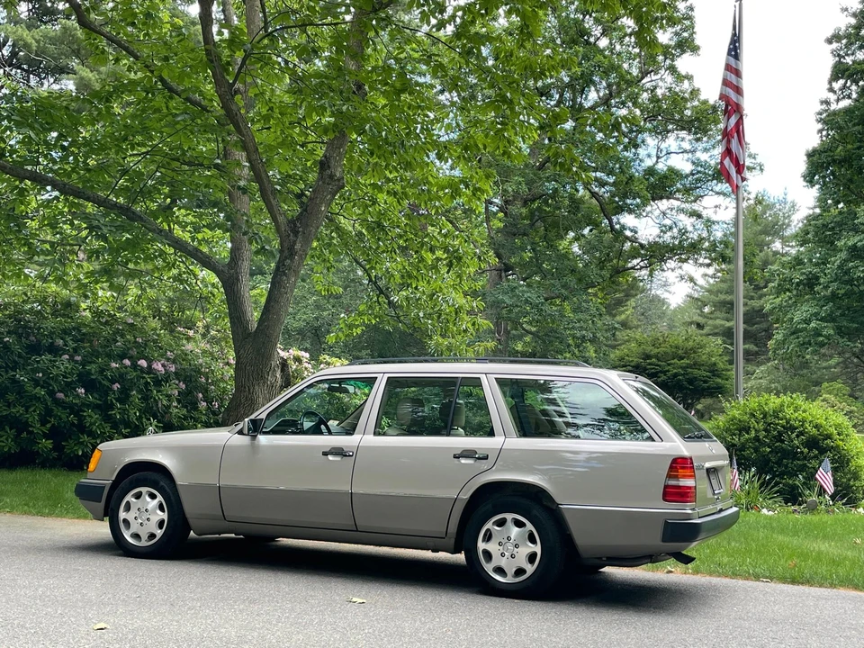 1992 Mercedes-Benz W124 E-Class - Image 10 of 31