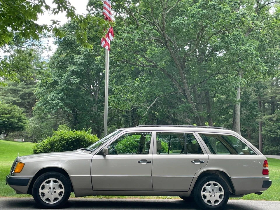 1992 Mercedes-Benz W124 E-Class - Image 12 of 31