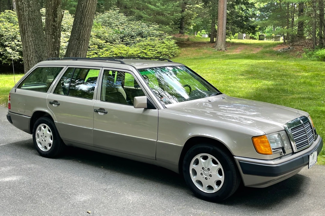 1992 Mercedes-Benz W124 E-Class - Image 2 of 31