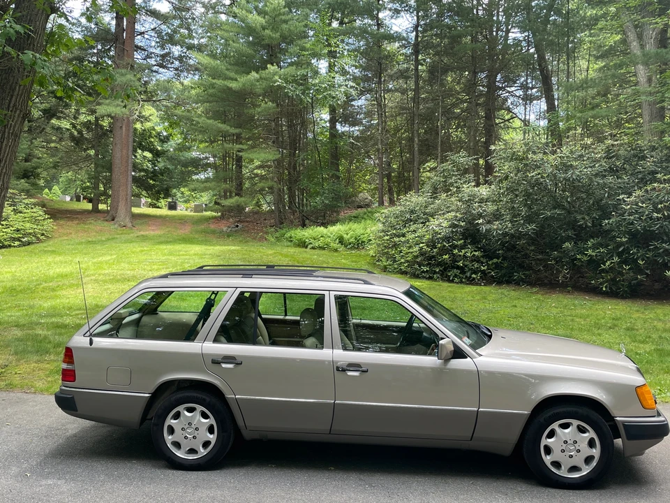 1992 Mercedes-Benz W124 E-Class - Image 4 of 31