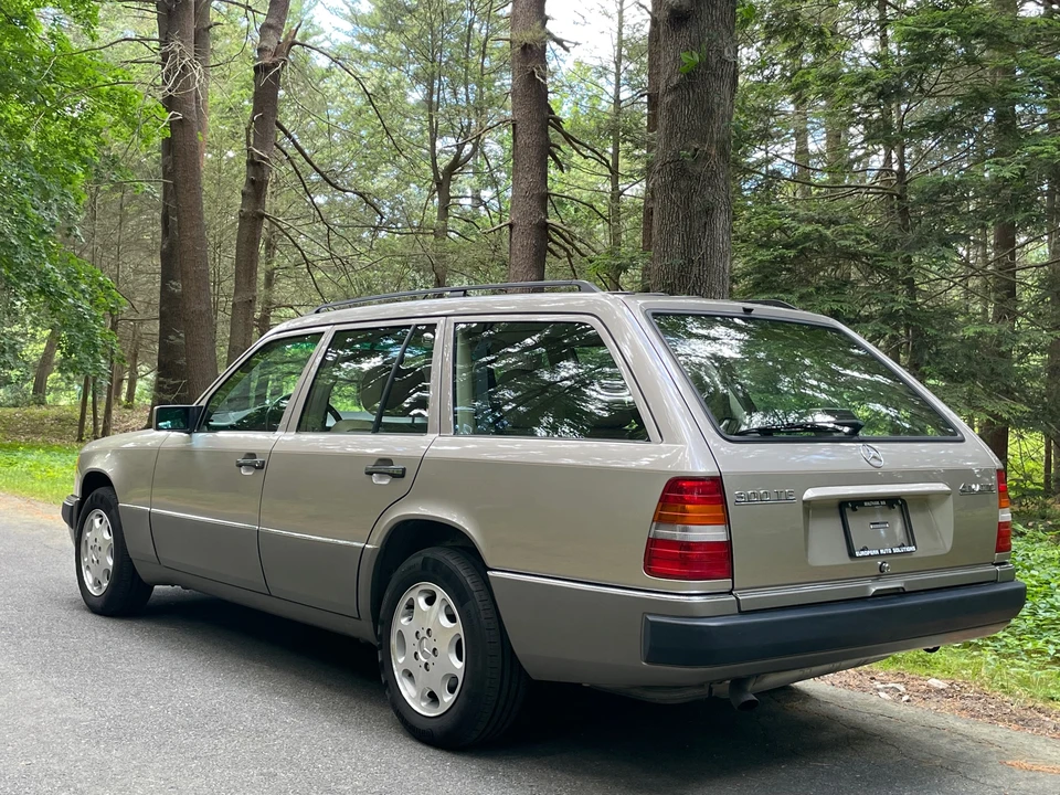 1992 Mercedes-Benz W124 E-Class - Image 8 of 31