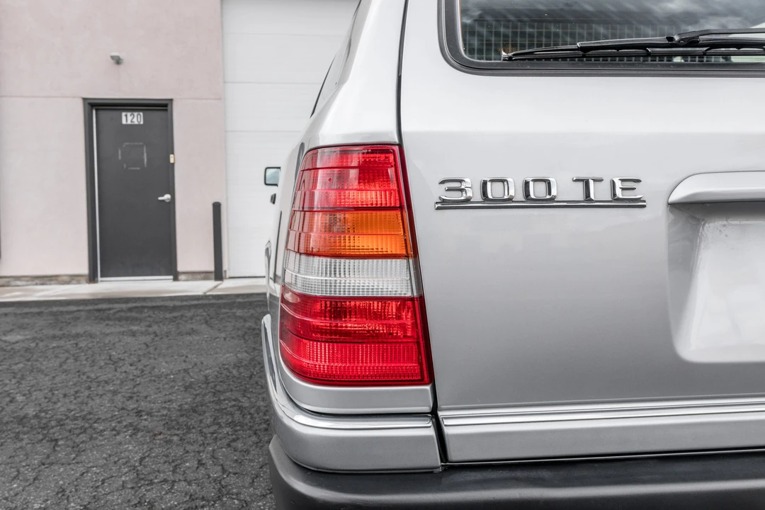 1992 Mercedes-Benz W124 E-Class - Image 19 of 31