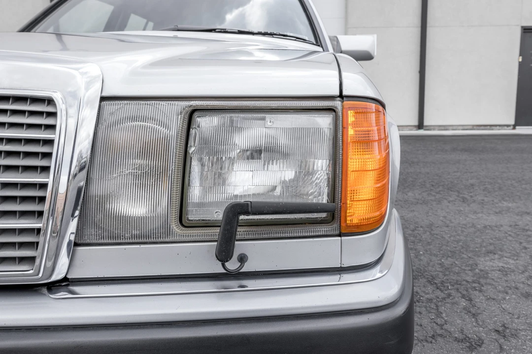 1992 Mercedes-Benz W124 E-Class - Image 14 of 31