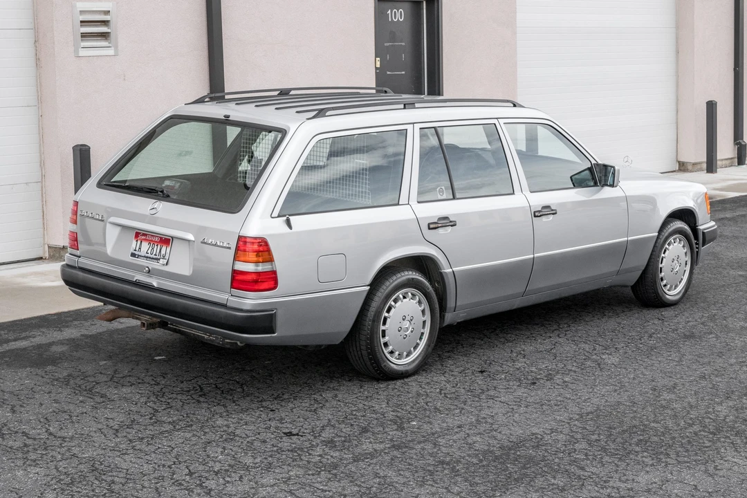 1992 Mercedes-Benz W124 E-Class - Image 6 of 31