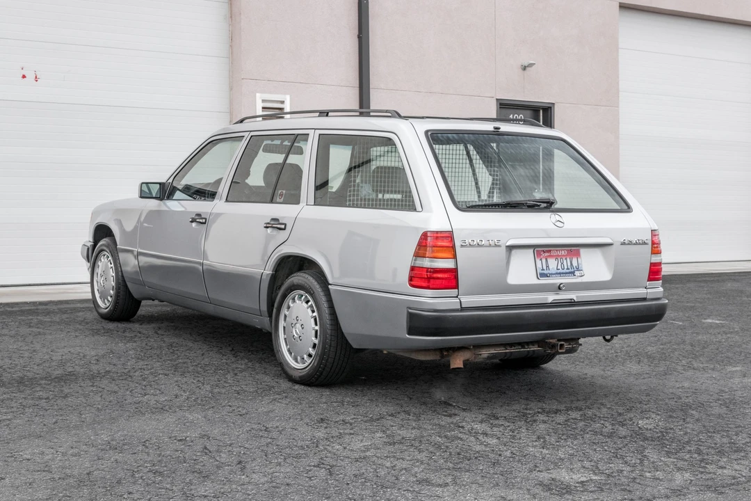 1992 Mercedes-Benz W124 E-Class - Image 4 of 31