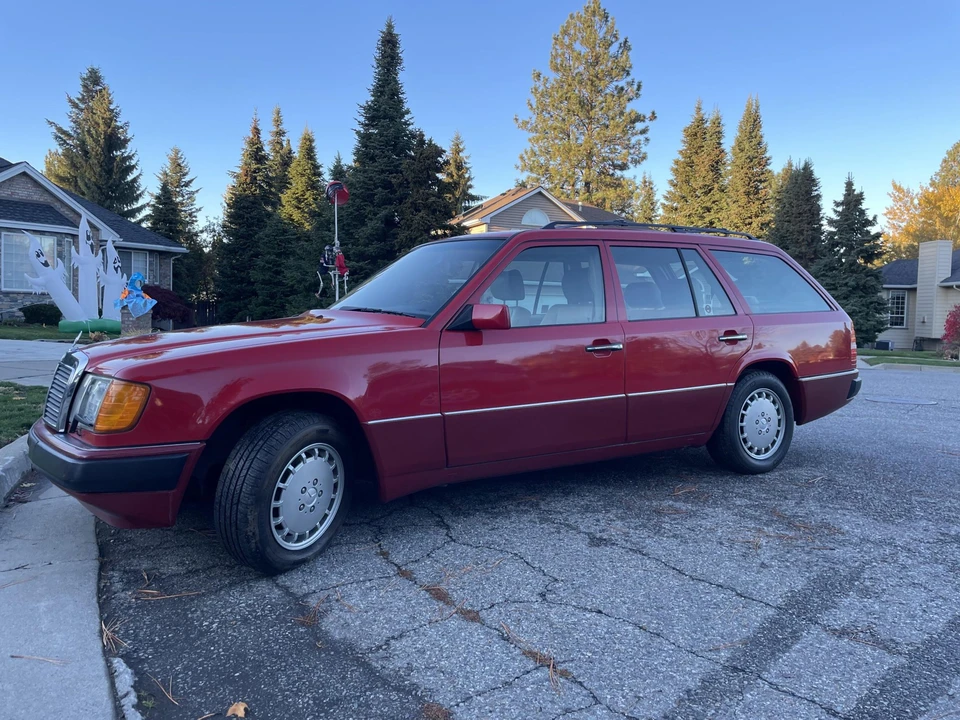 1992 Mercedes-Benz W124 E-Class - Image 2 of 31