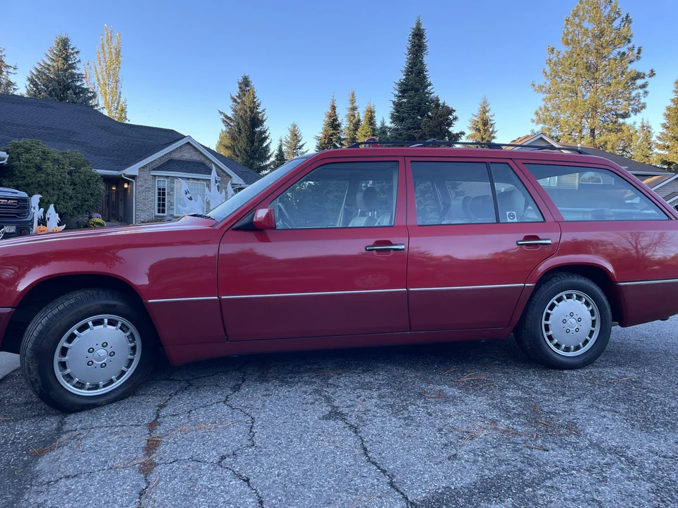 1992 Mercedes-Benz W124 E-Class - Image 13 of 31