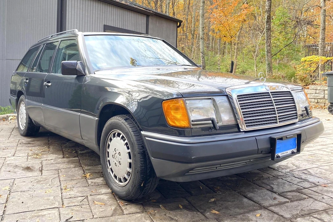 1992 Mercedes-Benz W124 E-Class - Image 2 of 31